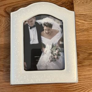 Lenox Opal Innocence Frame